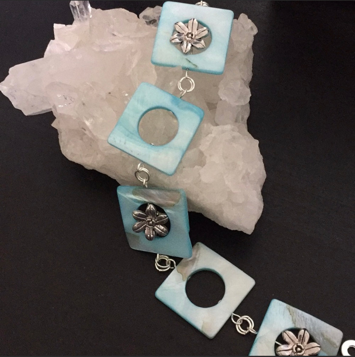 Geometric Iridescent Pastel Blue Shell & Metal Flower Bracelet 8" Coastal Spring Summer