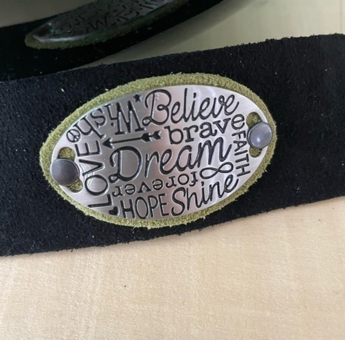 Handmade Soft Black & Green Suede Inspirational Metal Cuff Bracelet Dream Believe Wish Brave Faith Love Forever Hope Shine Men Women