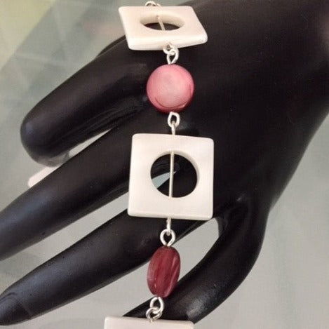 Geometric Multicolor Iridescent Shell Bracelet 8" Mauve Pink Round Ivory Square Coastal Resortwear Spring Summer