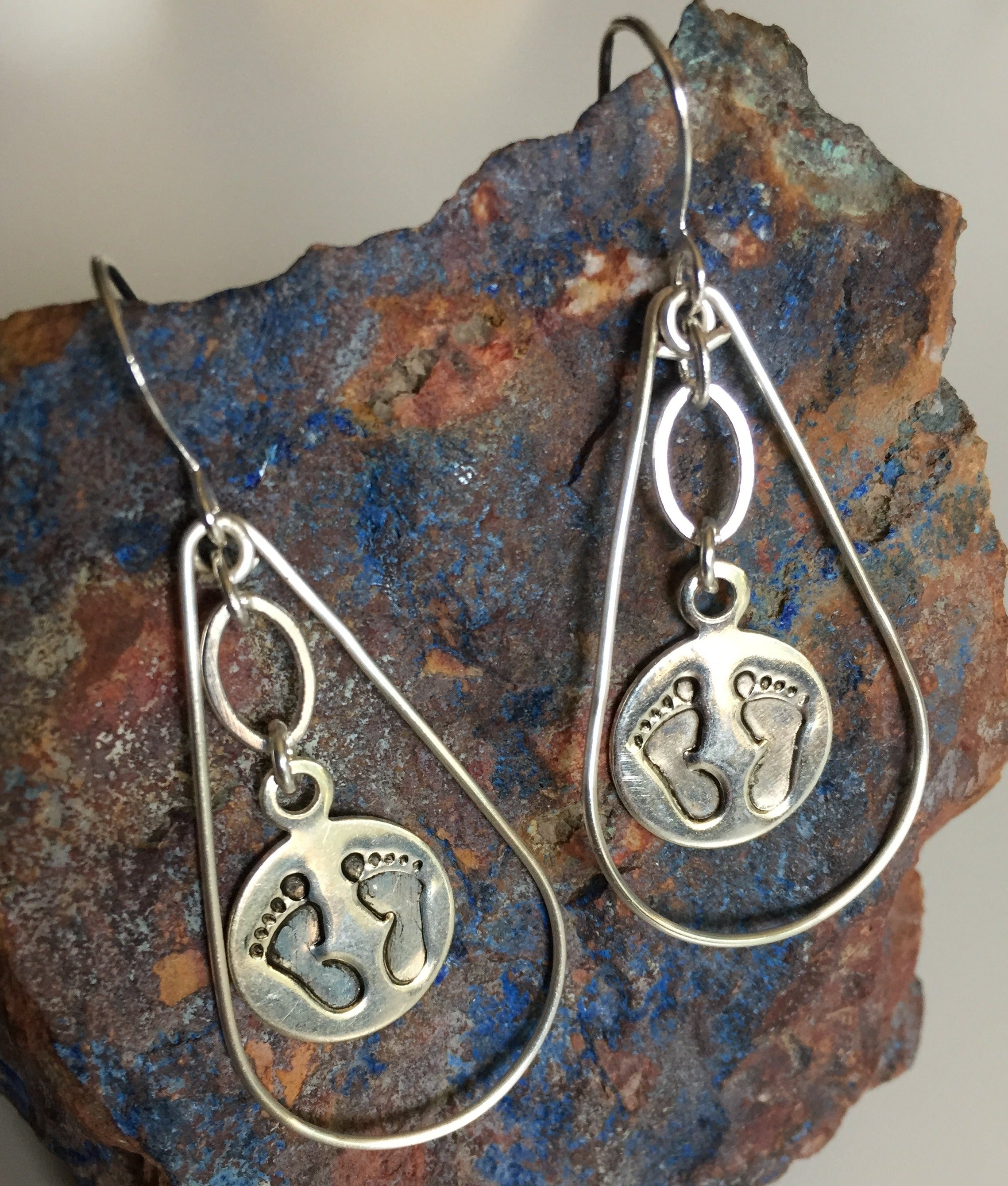 Handmade Stamped Baby Footprint Earrings Dangling Teardrop Hoops New Mom Gift Baby Shower Minimalist Casual Daily Wear Lightweight