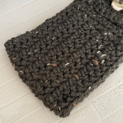 close-up of speckled tweed pattern in yarn