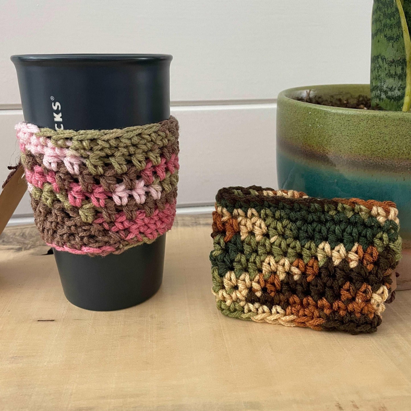 2 Pc Set Camouflage Can Cup Cozy Koozie Reusable Pink Green Brown--displayed on travel cups 