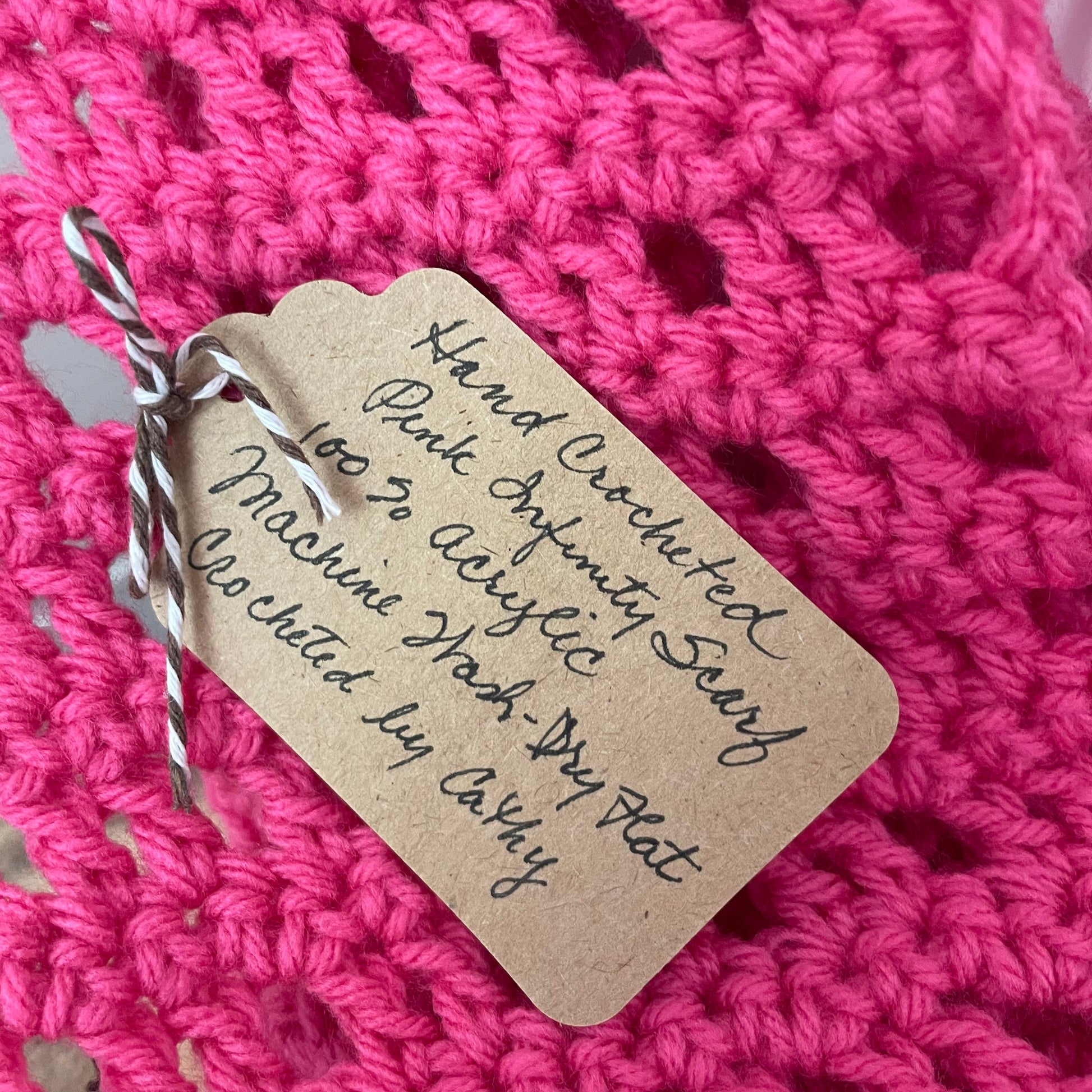tag close up, details in product description
