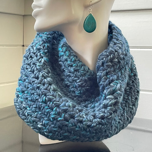 Blue & Teal Marbled Cowl Infinity Scarf Wool Blend Hand Crochet Knit Winter Fall Unisex Men Women Retro Vintage Style