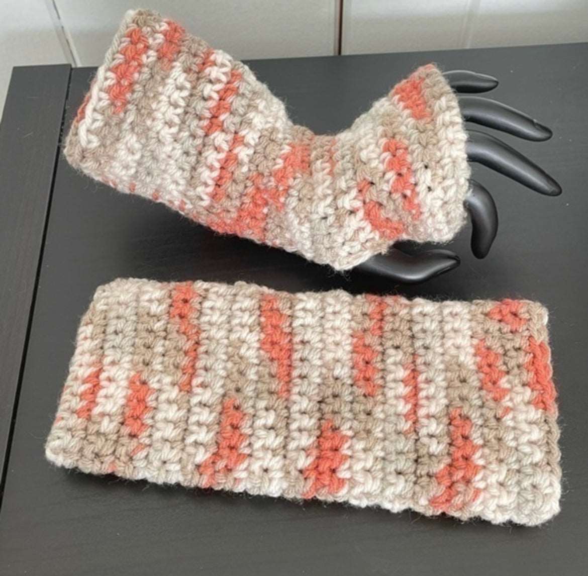 Gaming Texting Fingerless Gloves Marbled Orangesicle Cream Tan Gray Rust Salmon Crochet Knit Writing Tech Wrist Warmers