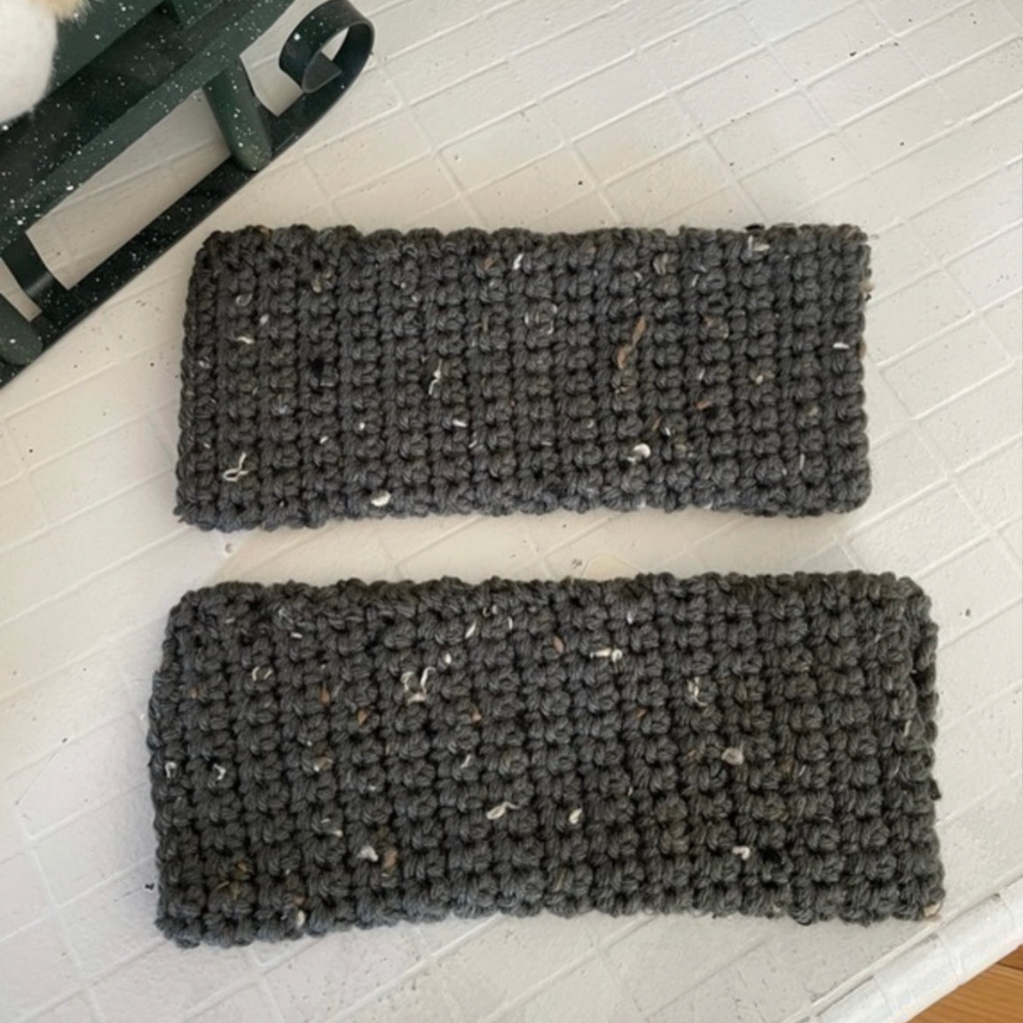 Texting Tech Wrist Warmers Charcoal Green Gray Speckled Tweed Crochet Knit Fall Winter Writing Gaming Fingerless Gloves