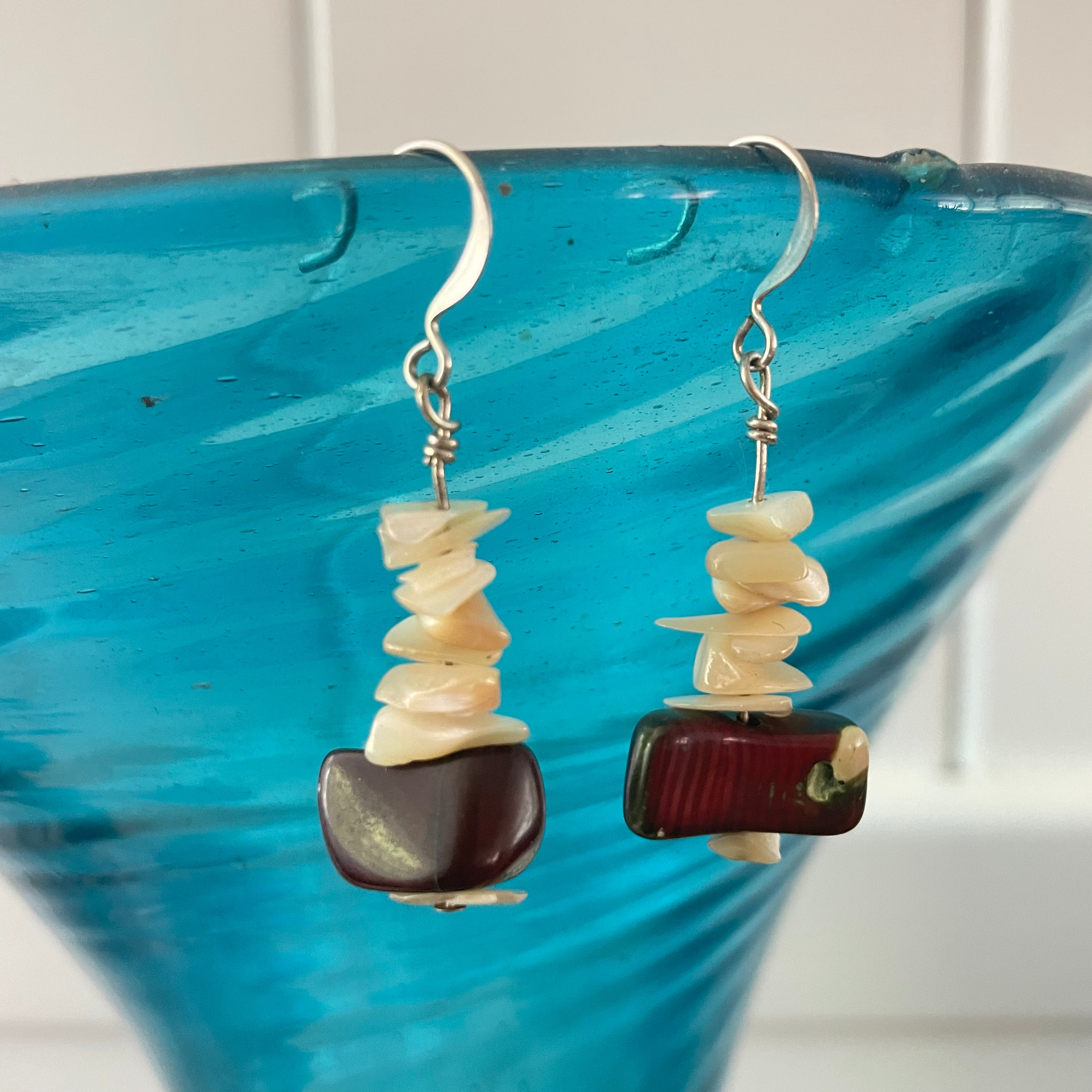 Iridescent Chunky Shell Dangle Earrings 1.75" Multicolor Cream Red Coastal Beach Vacation