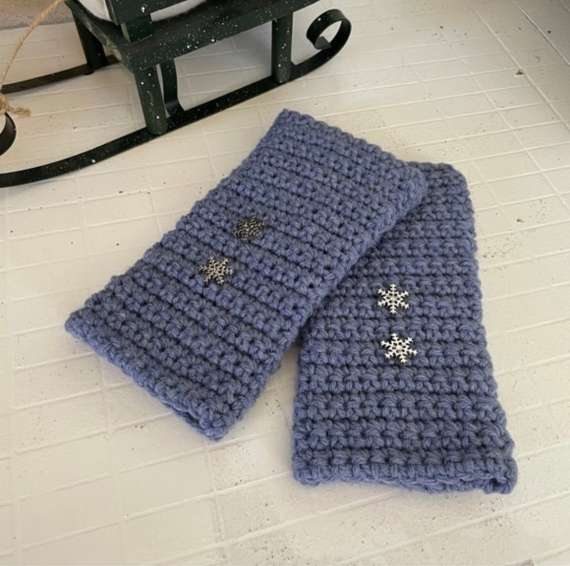 Texting Tech Wrist Warmers Periwinkle Blue Purple & Metal Snowflake Crochet Knit Outdoor Gaming Fingerless Gloves Embellished