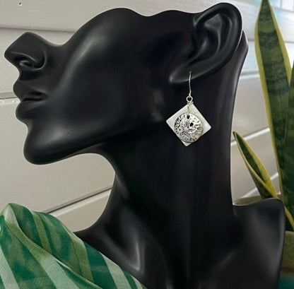 Metal Sand Dollar & Ivory Shell Earrings 1.75" Coastal Vacation Resort Beach Ocean Sea Geometric Women Gift Everyday Fashion Handmade Jewelry
