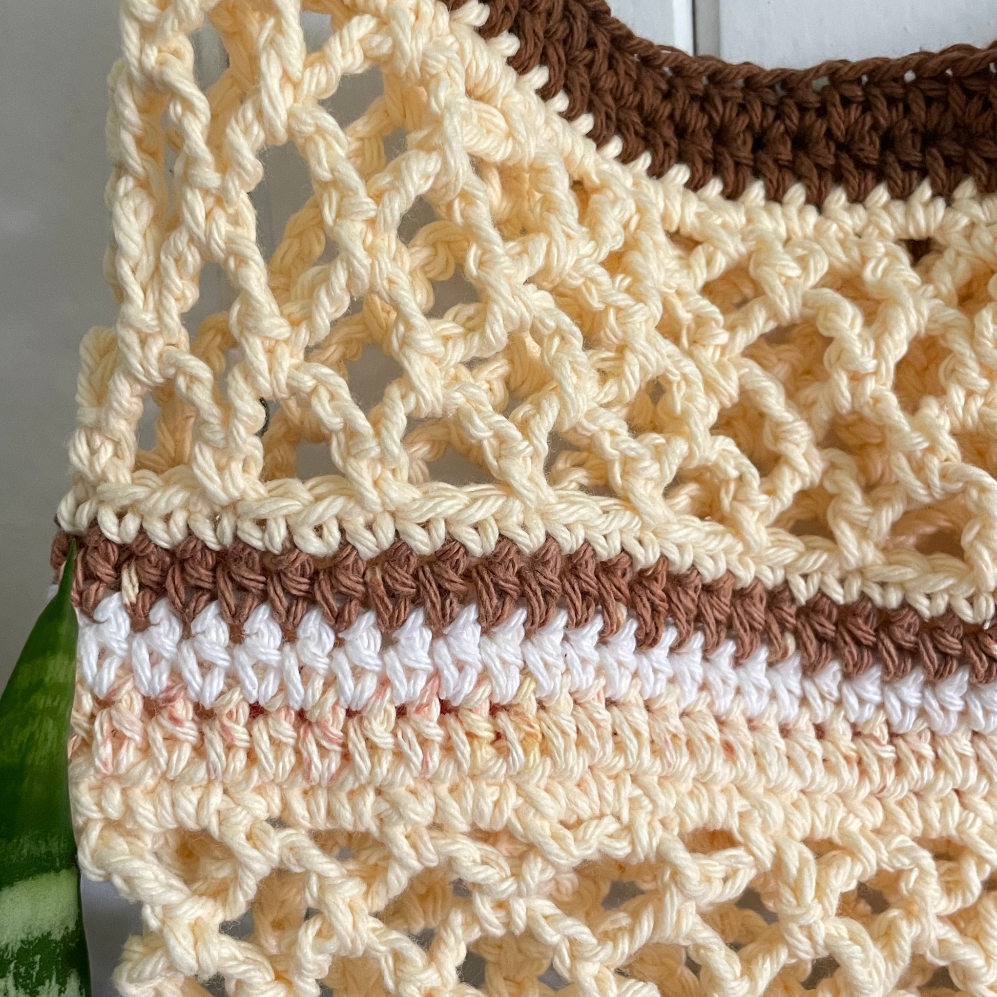 closeup of middle stitch