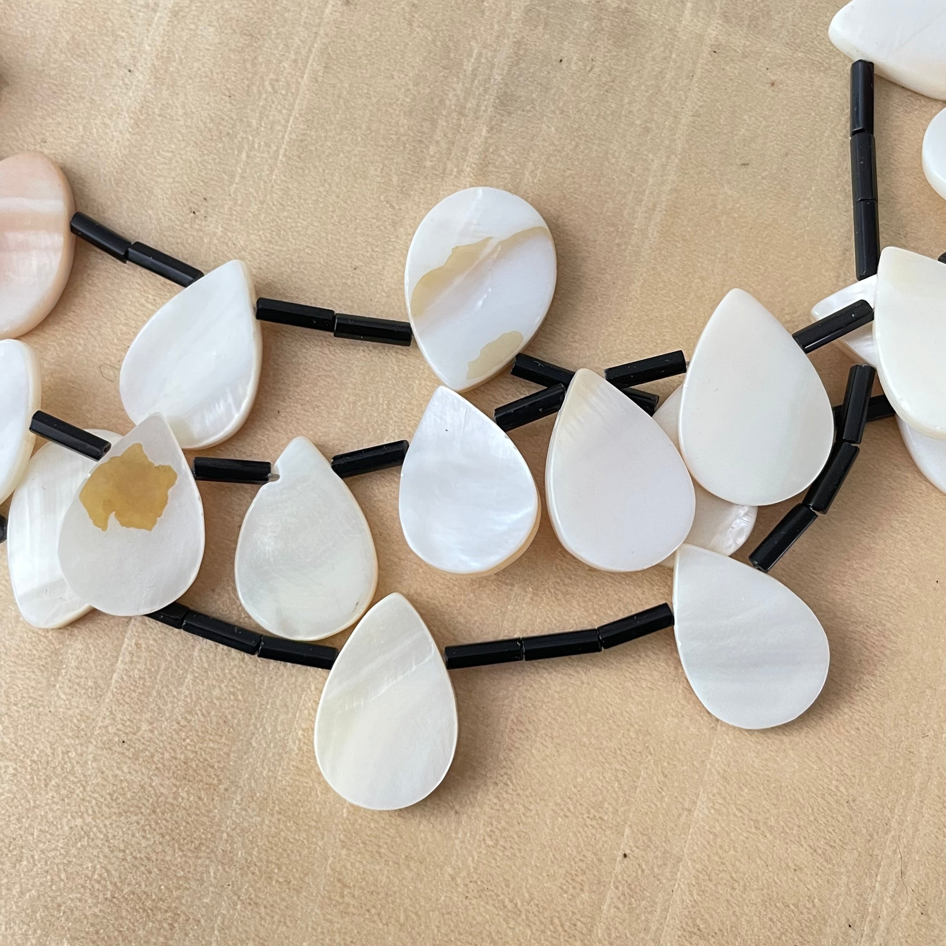 Layered Teardrop Shell Statement Necklace 22.5" Ivory Cream Black Coastal Resort Drama