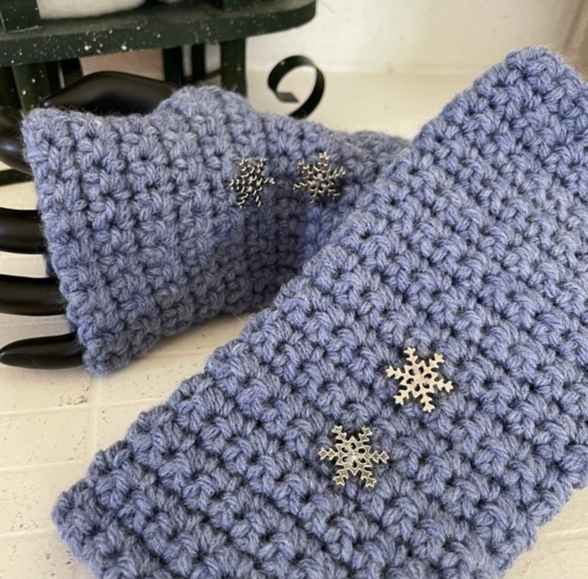 Texting Tech Wrist Warmers Periwinkle Blue Purple & Metal Snowflake Crochet Knit Outdoor Gaming Fingerless Gloves Embellished