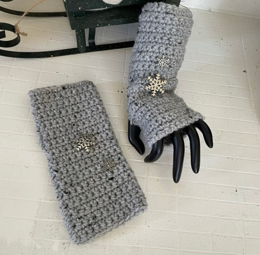 Texting Tech Wrist Warmers Silvery Gray Speckled Tweed & Metal Snowflake Crochet Knit Outdoor Gaming Fingerless Gloves Embellished