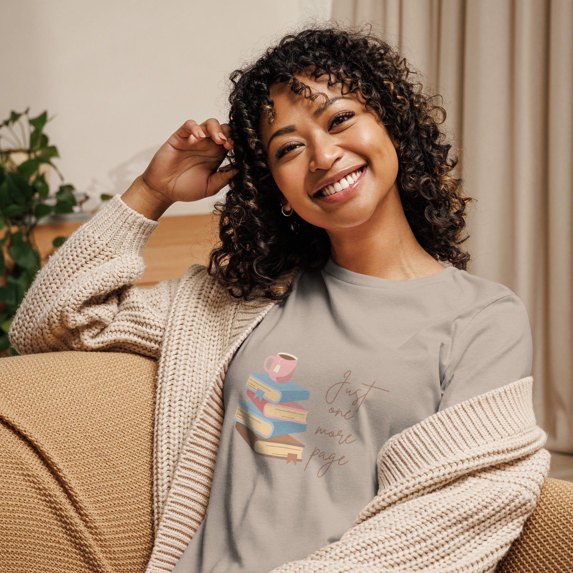 Just One More Page | T-Shirt Soft Women's Short Sleeve Graphic Cotton Book Lovers Ladies Relaxed Fit Top Casual Tee BookTok Cute Funny Teen
